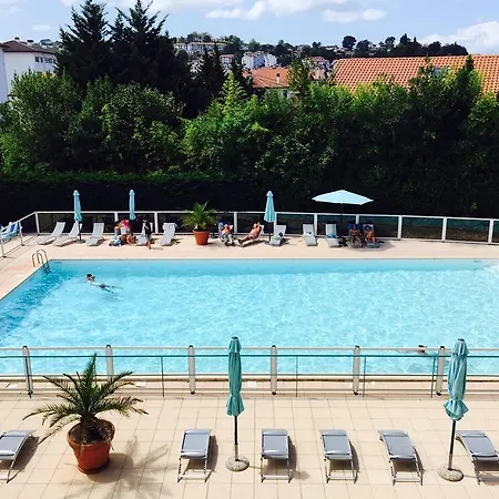 Golf Et Nivelle Avec Piscine Et Parking